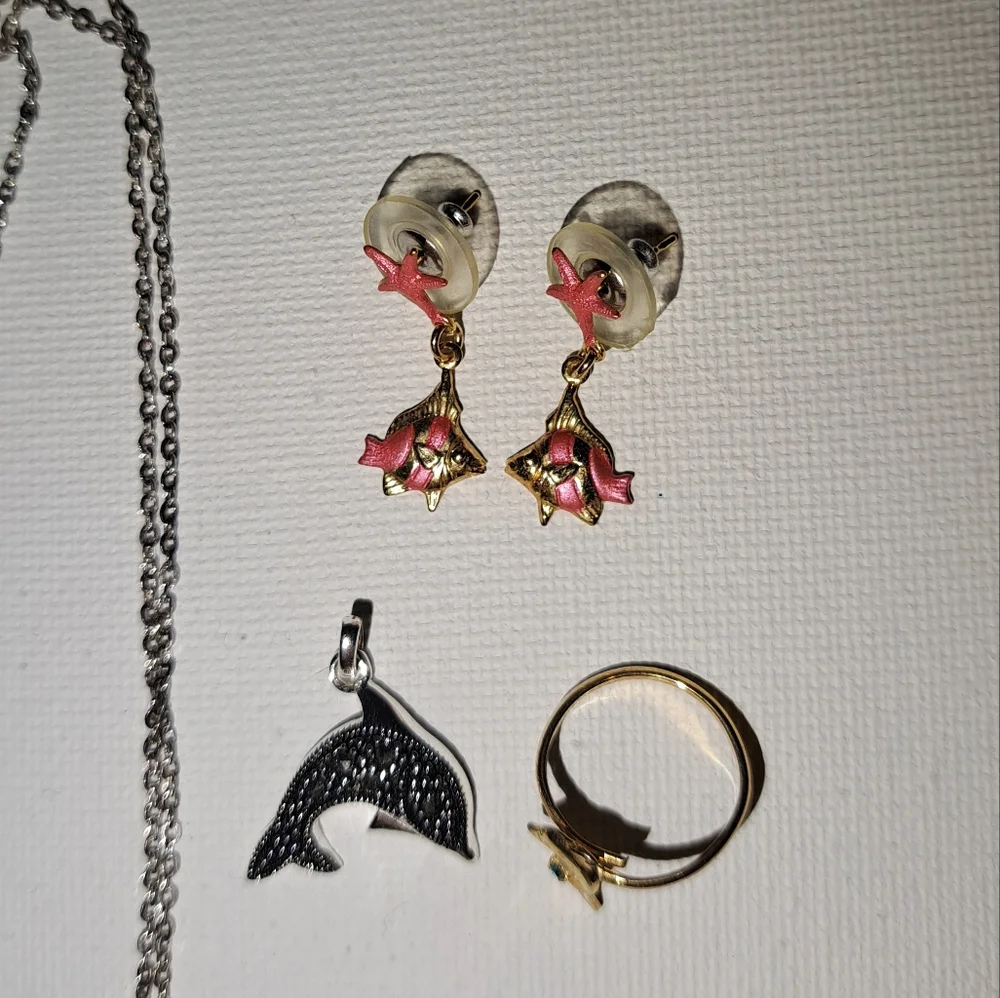 4/$15 🌻 Beach / Dolphin Themed Jewlery Bundle - 5 Items